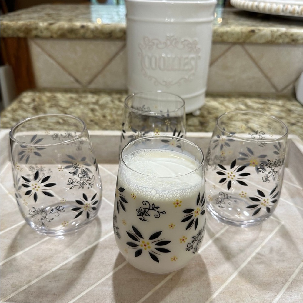 Temp-Tations Floral Stemless Glass Set - Black and Yellow